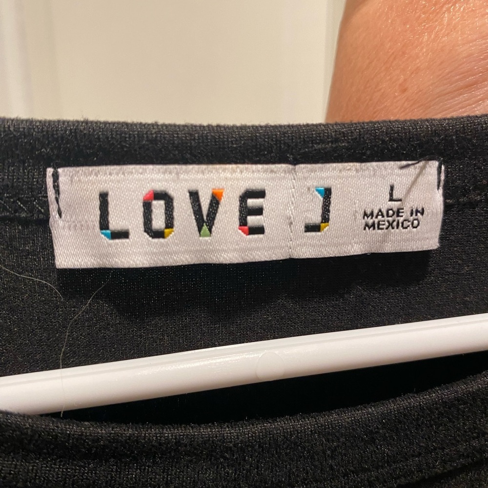 🙋‍♀️💁‍♀️Black and Brown Graphic Top - Picture 3 of 3